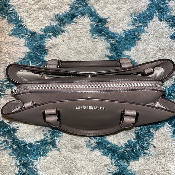 Michael Kors purse - Picture 5 of 9